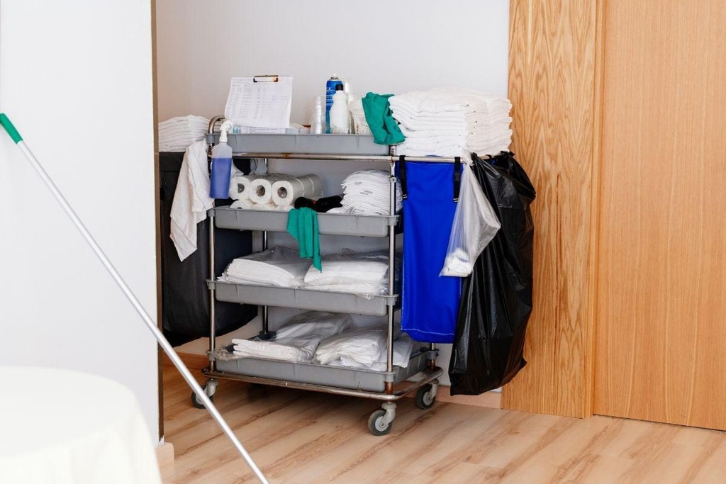 Limpieza Vv Básica 1 Hab + 1 W.C. + 1 Salón + Cocina